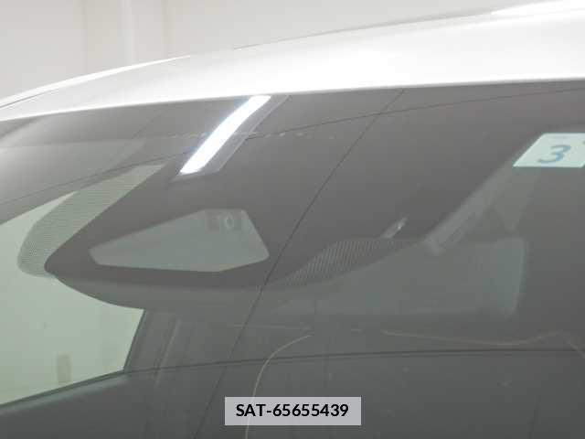 Toyota Crown Crossover 2023-03 7810894-11