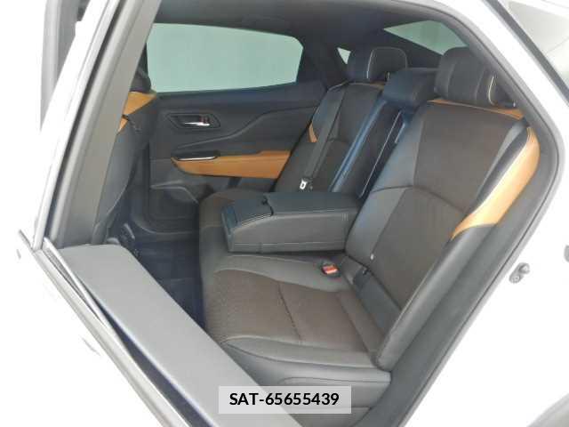 Toyota Crown Crossover 2023-03 7810894-16