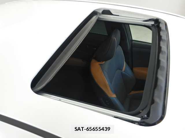 Toyota Crown Crossover 2023-03 7810894-3