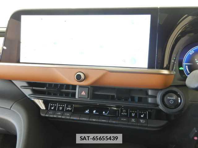 Toyota Crown Crossover 2023-03 7810894-6
