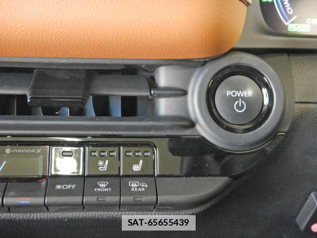 Toyota Crown Crossover 2023-03 7810894-7