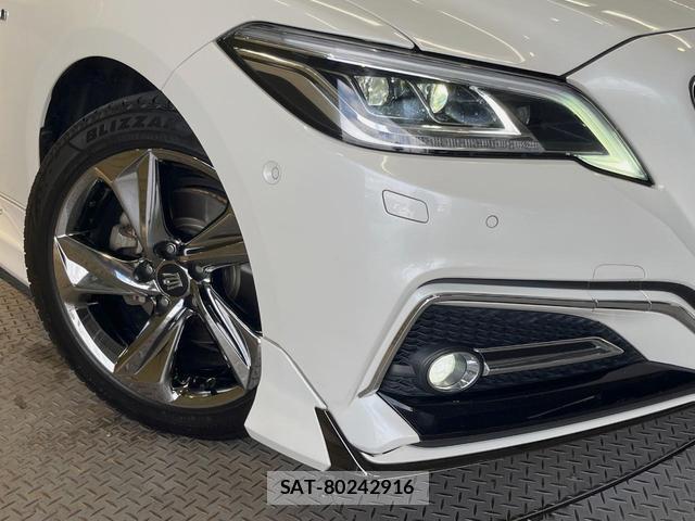 Toyota CROWN HYBRID 2018-07 7793099-11