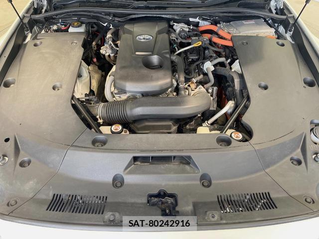 Toyota CROWN HYBRID 2018-07 7793099-17
