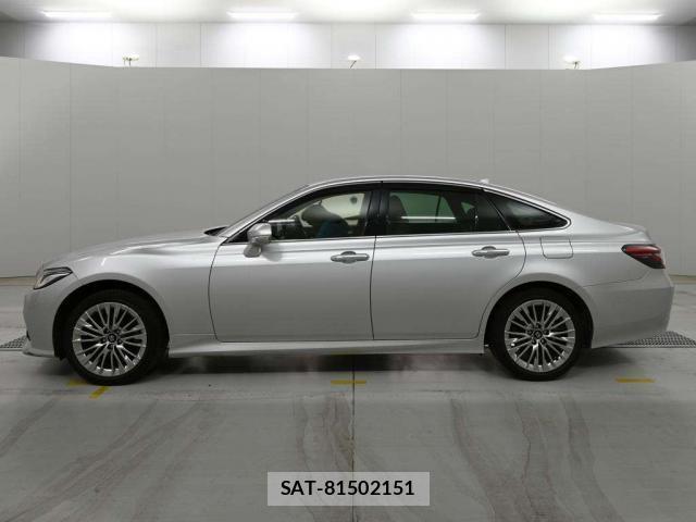 Toyota CROWN HYBRID 2021-12 7794109-9