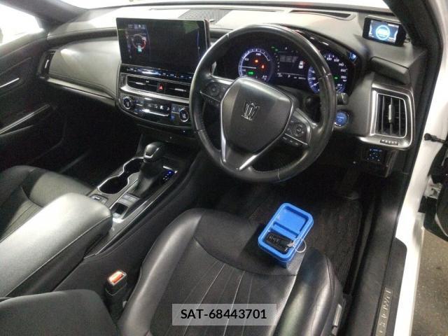 Toyota CROWN HYBRID 2022-02 7794987-2