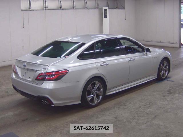 Toyota CROWN HYBRID 2019-04 7794997-4