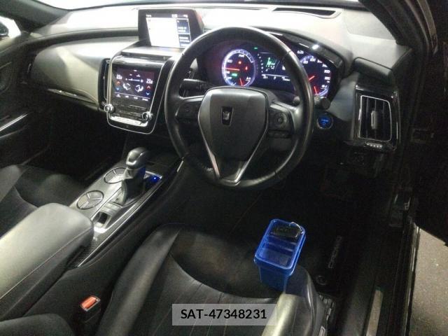 Toyota CROWN HYBRID 2020-09 7795025-2