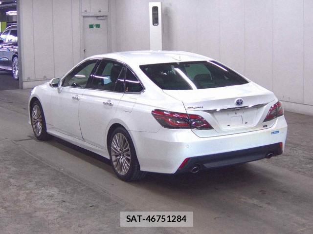 Toyota CROWN HYBRID 2022-01 7795060-1