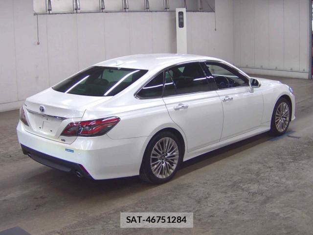 Toyota CROWN HYBRID 2022-01 7795060-4