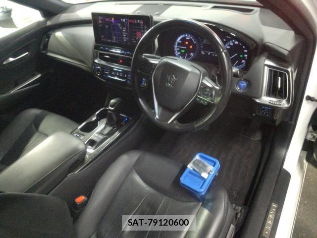 Toyota CROWN HYBRID 2021-06 7795089-2
