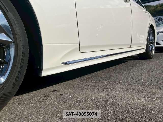 Toyota CROWN HYBRID 2018-12 7795839-16