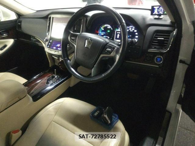 Toyota CROWN HYBRID 2015-11 7796145-3