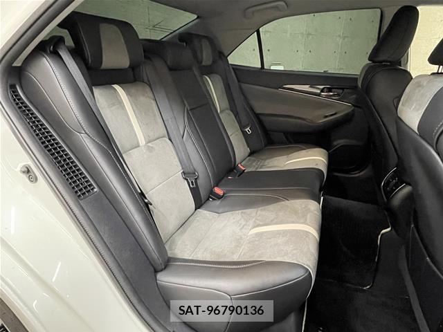 Toyota CROWN HYBRID 2017-01 7797581-11