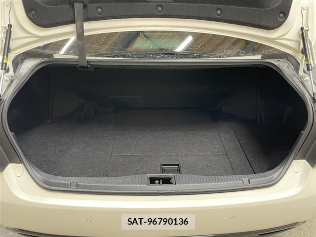 Toyota CROWN HYBRID 2017-01 7797581-14