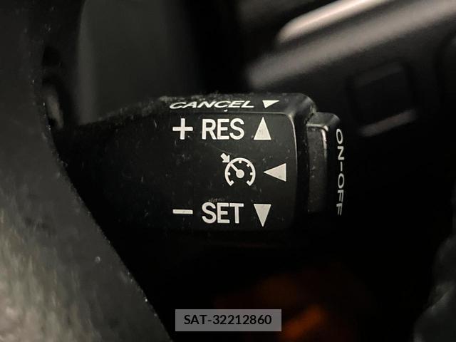 Toyota CROWN HYBRID 2016-08 7799208-7