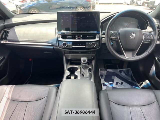 Toyota CROWN HYBRID 2022-02 7799294-1