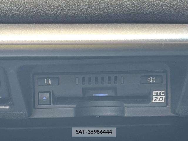 Toyota CROWN HYBRID 2022-02 7799294-6