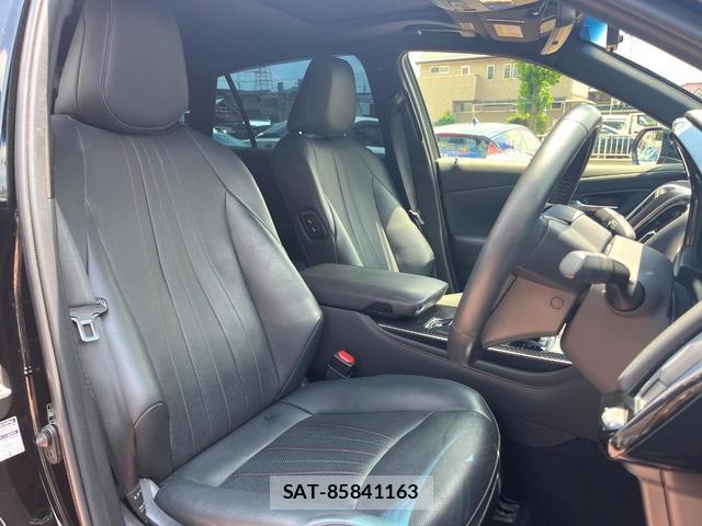 Toyota CROWN HYBRID 2020-09 7799302-7