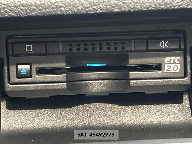 Toyota CROWN HYBRID 2017-06 7799305-6