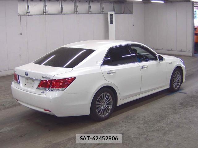 Toyota CROWN HYBRID 2016-05 7801460-1