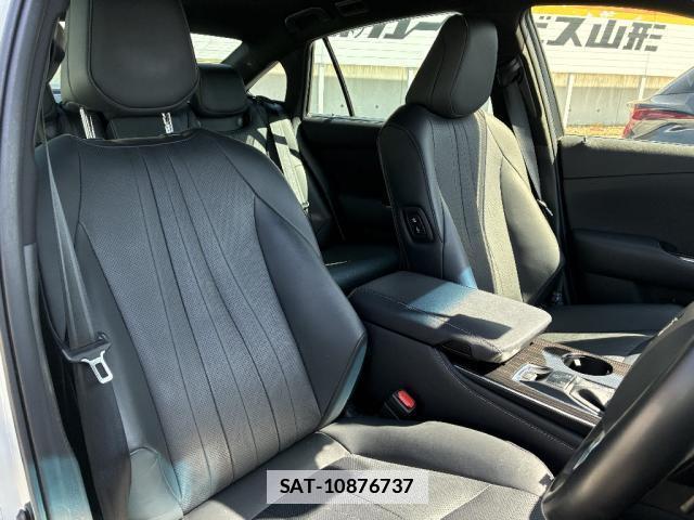 Toyota CROWN HYBRID 2019-03 7801722-3
