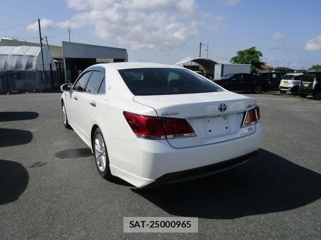 Toyota CROWN HYBRID 2014-06 7803352-16