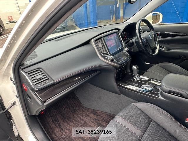 Toyota CROWN HYBRID 2016-04 7803474-12