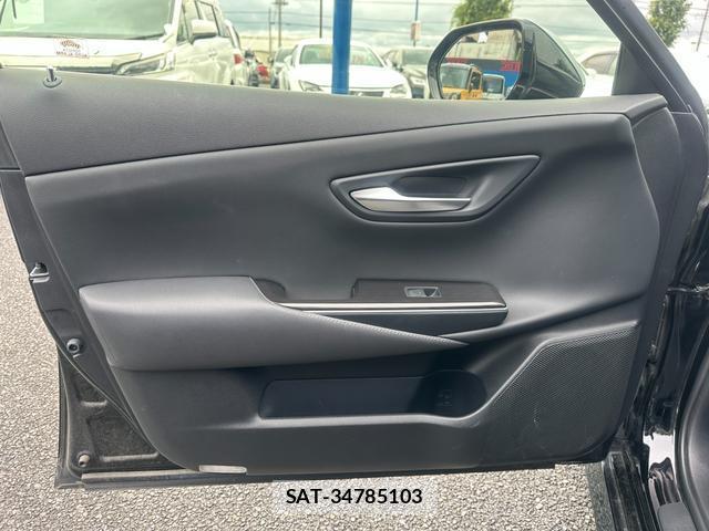 Toyota CROWN HYBRID 2019-03 7803566-7