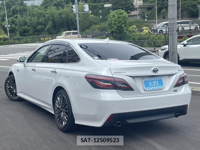 Toyota CROWN HYBRID 2021-01 7803876-2