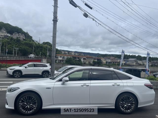 Toyota CROWN HYBRID 2021-01 7803876-7