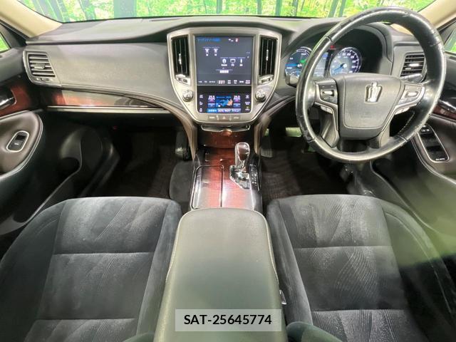 Toyota CROWN HYBRID 2017-05 7806435-1