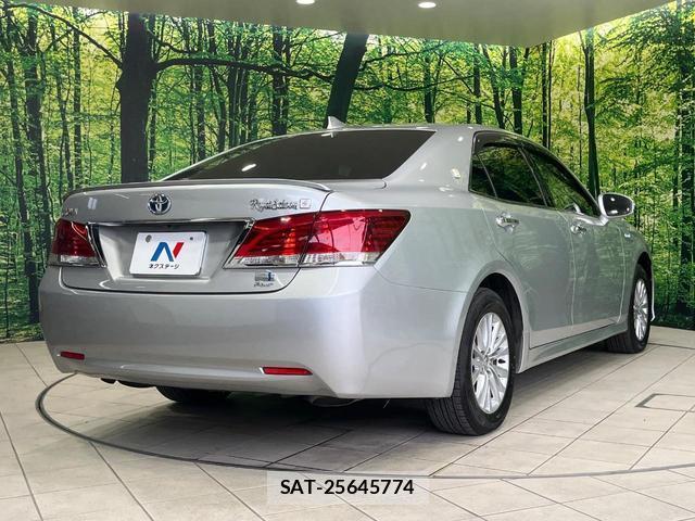 Toyota CROWN HYBRID 2017-05 7806435-15