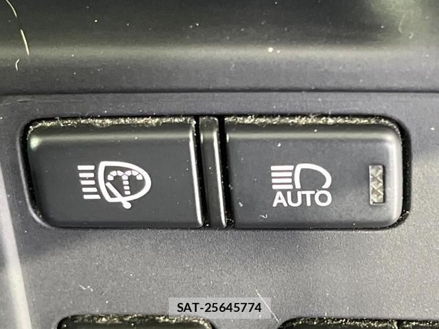Toyota CROWN HYBRID 2017-05 7806435-6