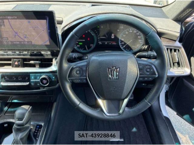 Toyota CROWN HYBRID 2021-07 7807330-2
