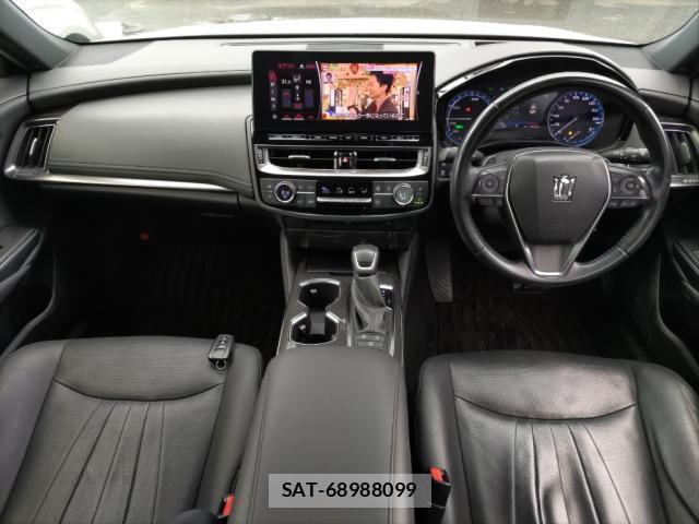 Toyota CROWN HYBRID 2021-04 7809141-2