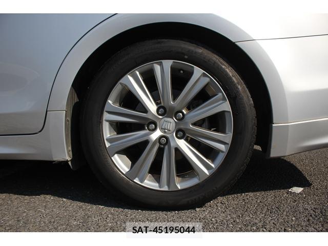 Toyota CROWN HYBRID 2017-02 7809330-16