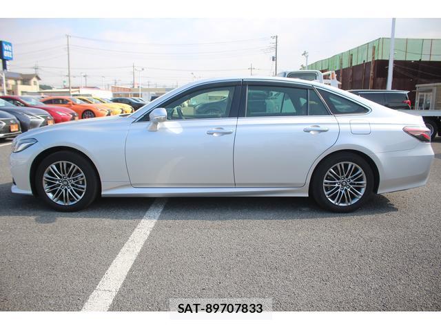 Toyota CROWN HYBRID 2021-02 7809332-10