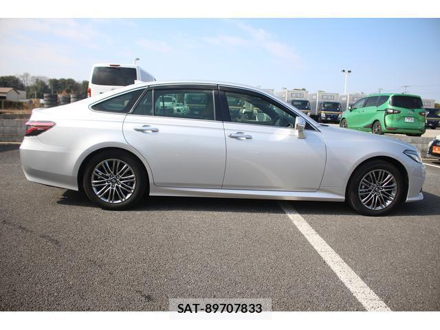 Toyota CROWN HYBRID 2021-02 7809332-14