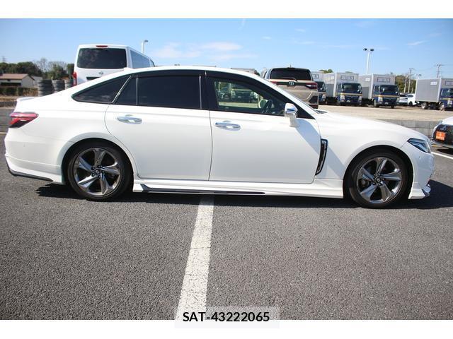 Toyota CROWN HYBRID 2018-07 7809334-15
