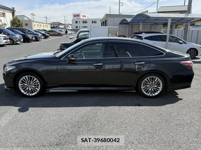 Toyota CROWN HYBRID 2020-04 7809393-8