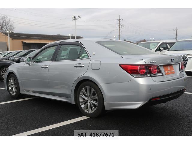 Toyota CROWN HYBRID 2017-09 7809459-1