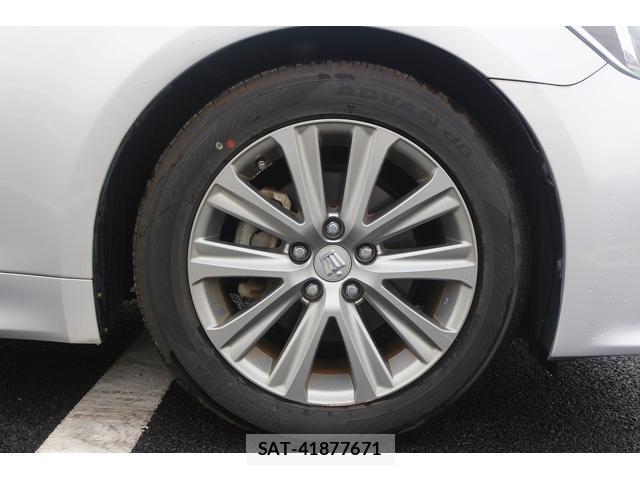 Toyota CROWN HYBRID 2017-09 7809459-2