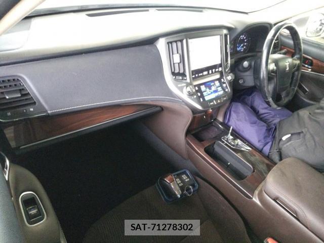 Toyota CROWN HYBRID 2013-05 7809965-2