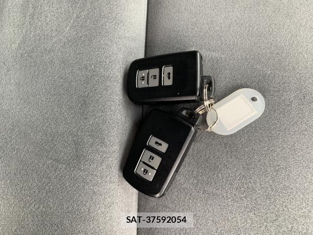 Toyota CROWN HYBRID 2017-03 7810029-17