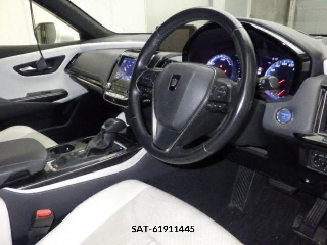 Toyota CROWN HYBRID 2018-07 7810991-2