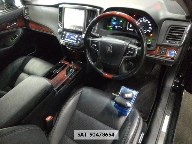 Toyota CROWN MAJESTA 2018-01 7796190-2