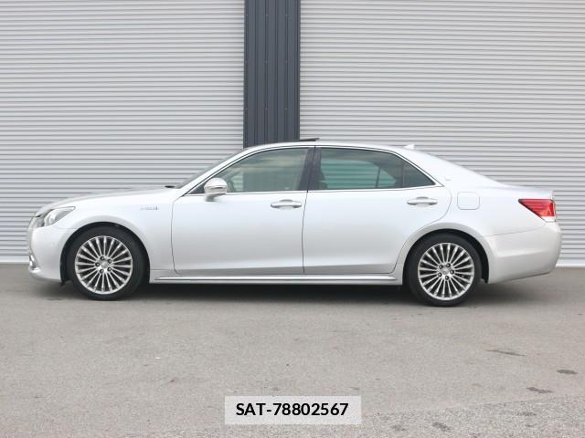 Toyota CROWN MAJESTA 2013-09 7796337-10