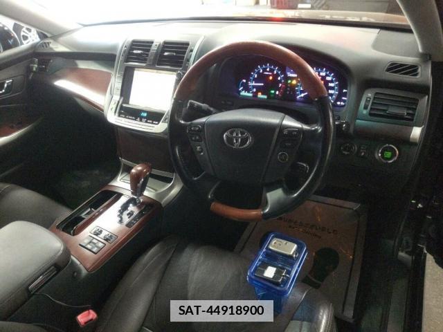 Toyota CROWN MAJESTA 2011-07 7801437-2