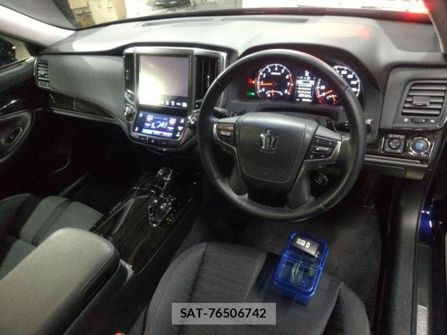 Toyota CROWN 2016-02 7794965-2