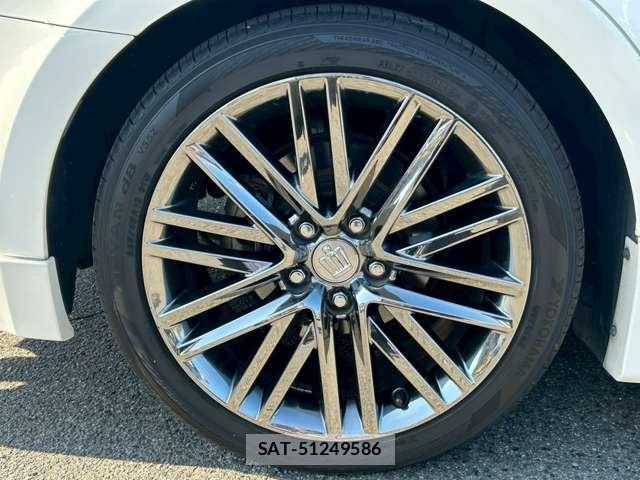 Toyota CROWN 2017-05 7795713-14